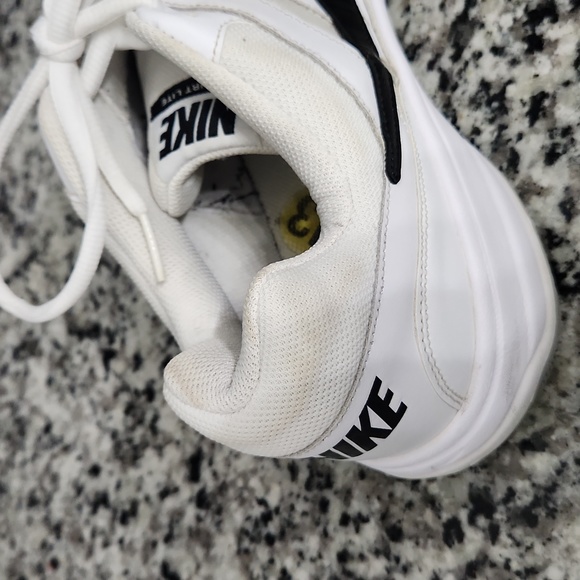 White & Black Nike Court Lite Tennis Shoes sz 13 - 845201-100 low top sneakers - Picture 7 of 7